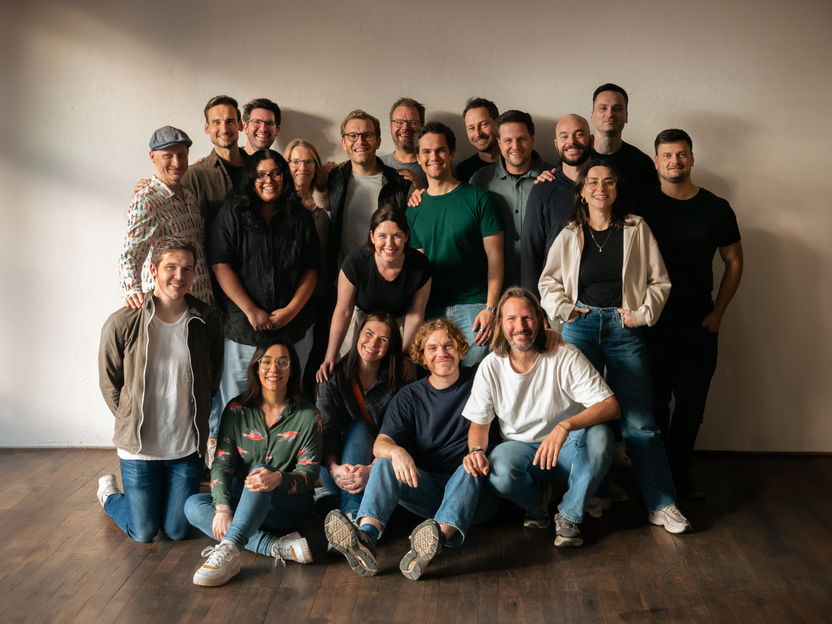 Gruppenfoto der Geschäftsführung und Mitarbeiter der Next Level Coffee GmbH in Konstanz, Baden-Württemberg